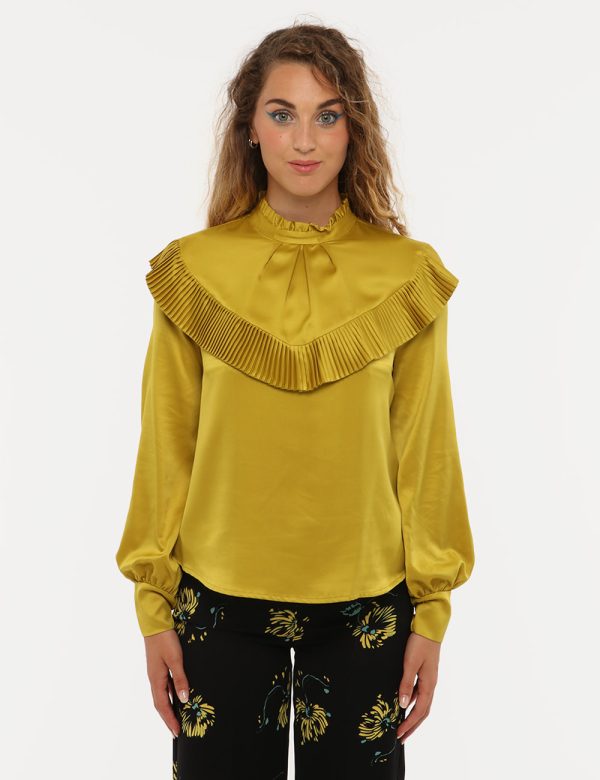 Camicia Sandro Ferrone con plissé - 97% poliestere 3% elastinaLa modella indossa la taglia S ed è alta 170 cm e la vestibili