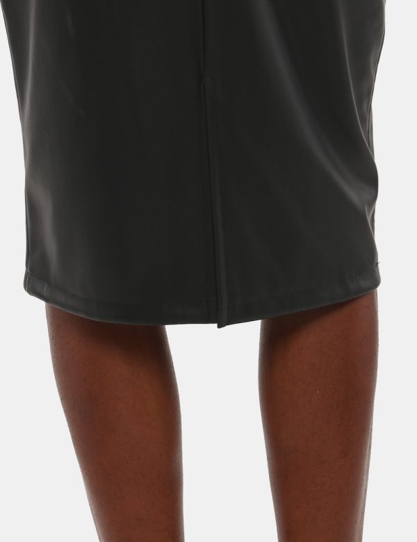 Gonna Sandro Ferrone in similpelle - 95% poliestere 5% elastinaLa modella indossa la taglia 40 ed è alta 170 cm e la vestibi