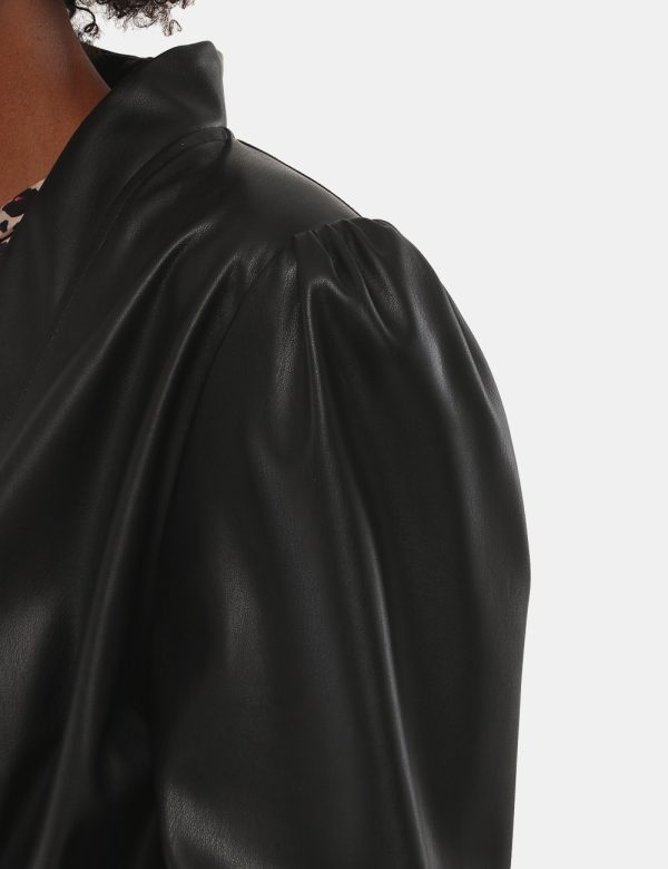 Giacca Sandro Ferrone in similpelle - 100% similpelleLa modella indossa la taglia 40 ed è alta 170 cm e la vestibilità è re