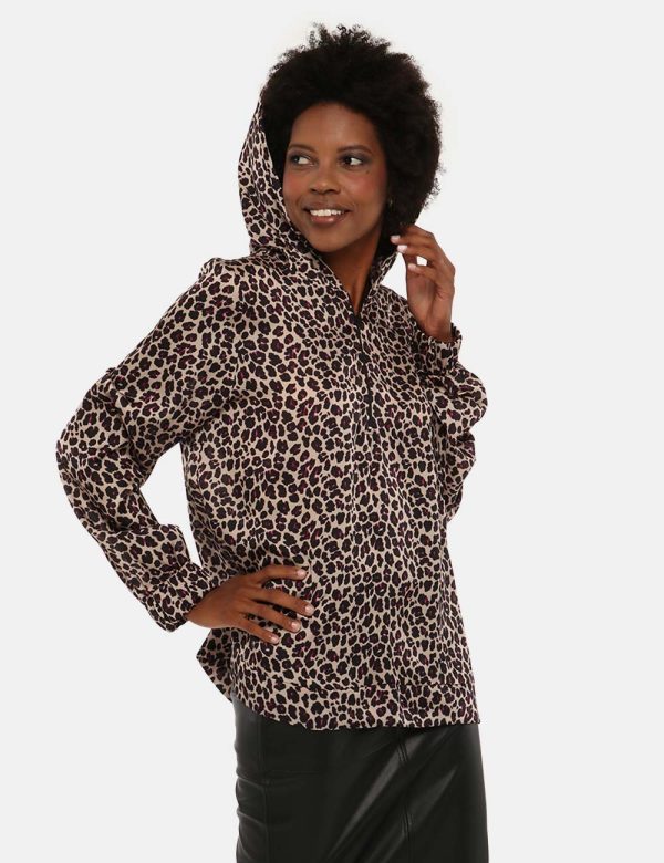 Camicia Sandro Ferrone con cappuccio e zip - 97% poliestere 3% elastinaLa modella indossa la taglia S ed è alta 170 cm e la
