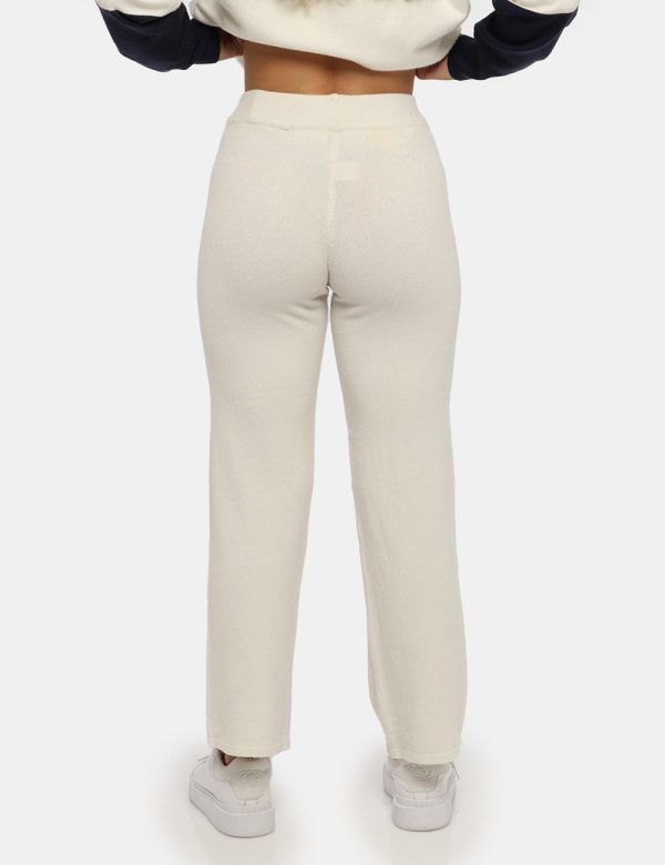 Pantalone Sandro Ferrone bianco - COMPOSIZIONE E VESTIBILITÀ:44% viscosa 24% nylon 19% poliestere 13% elastaneLa modella è a