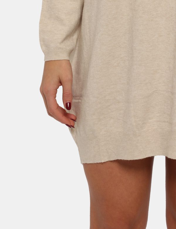 Maglione Sandro Ferrone beige - COMPOSIZIONE E VESTIBILITÀ:44% viscosa 24% nylon 19% poliestere 13% elastaneLa modella è alt