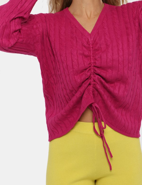 Maglione Sandro Ferrone fucsia - COMPOSIZIONE E VESTIBILITÀ:44% viscosa 24% nylon 19% poliestere 13% elastaneLa modella è al