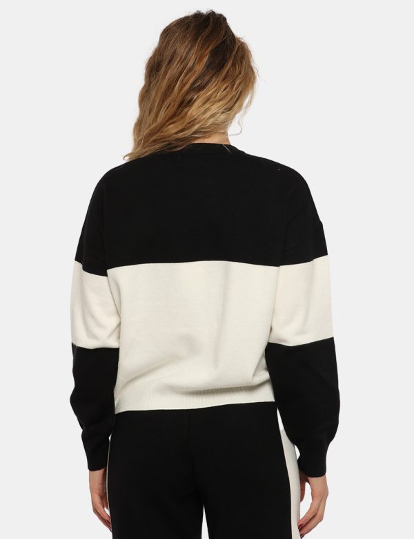 Maglione Sandro Ferrone nero/biancp - COMPOSIZIONE E VESTIBILITÀ:50% viscosa 30% poliamide 20% poliestereLa modella è alta 1