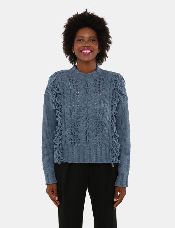Maglione Sandro Ferrone intrecciato - 75% acrilico 10% viscosa 10% lana 5% alpacaLa modella indossa la taglia S ed è alta 17