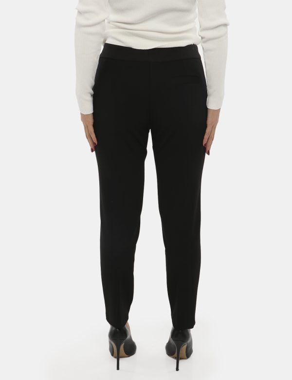 Pantalone Vougue in crepe scuba in coordinato - 95% poliestere 5% elastanLa modella indossa la taglia S e la vestibilità del