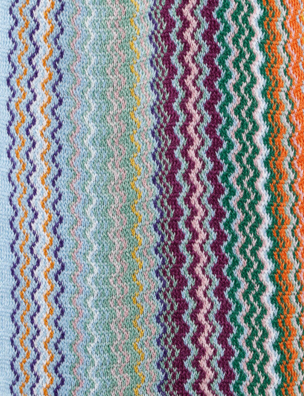 Sciarpa Missoni con frange - 50% acrilico 50% lanaDimensioni: 250 cm x 20 cmColora il tuo inverno con una sciarpa dalla fant