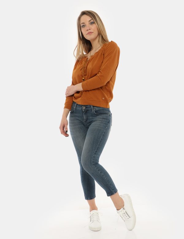 Jeans Fifty Four blu denim - COMPOSIZIONE E VESTIBILITÀ:70% cotone 28% poliestere 2% elastaneLa modella è alta 170 cm e indo