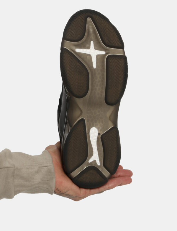 Scarpe Plein Sport nere - COMPOSIZIONE E VESTIBILITÀ:Altre materieIl modello calza il numero 44 e la calzata è regolare.CONS