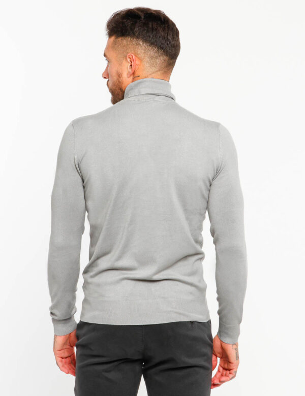 Maglia Smiling London a collo alto - 80% viscosa 20% nylonIl modello indossa la taglia L ed è alto 178 cm e la vestibilità