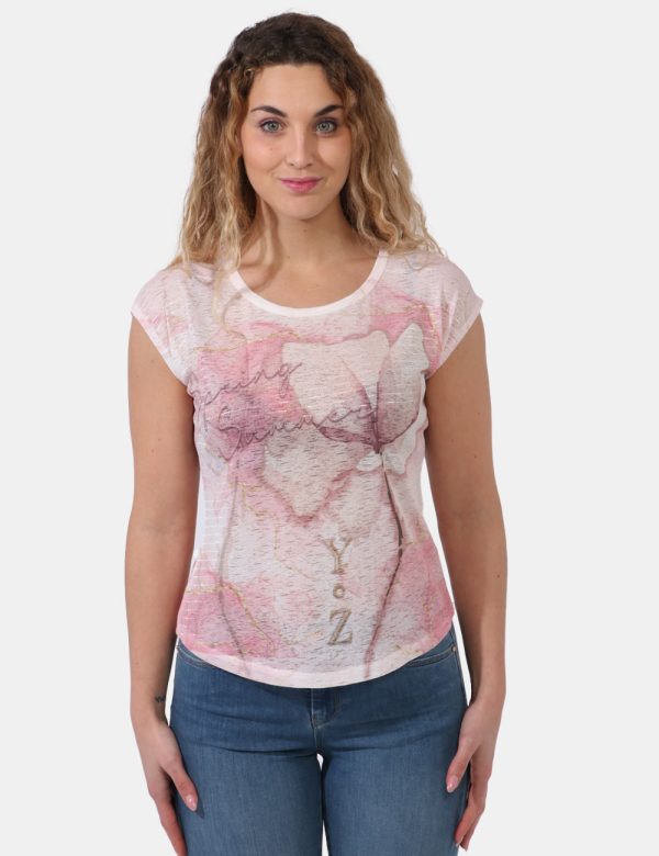 T-shirt Yes Zee Rosa - T-shirt a giromanica, in tessuto leggero con stampa in tonalità pastello tendente al rosa. La vestibi