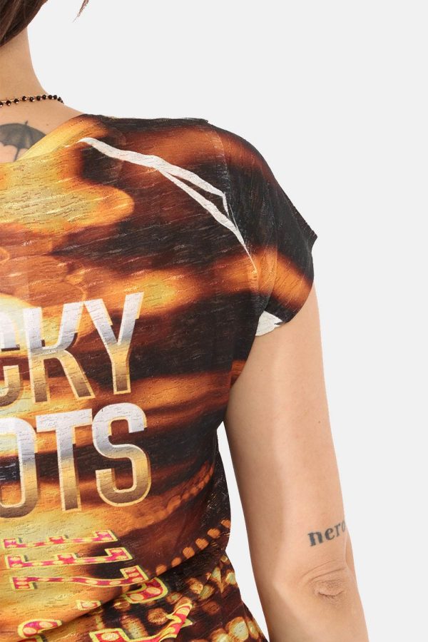 T-shirt Yes Zee fantasia - COMPOSIZIONE E VESTIBILITÀ:100% poliestereLa modella è alta 161 cm e indossa la taglia S. La vest