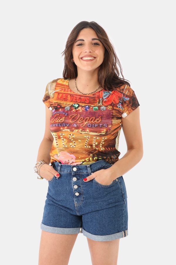 T-shirt Yes Zee fantasia - COMPOSIZIONE E VESTIBILITÀ:100% poliestereLa modella è alta 161 cm e indossa la taglia S. La vest