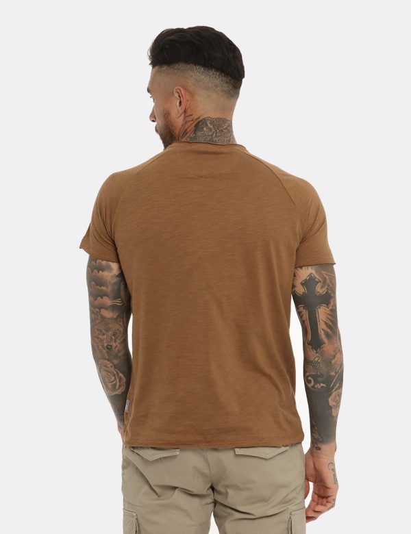 T-shirt Yes Zee marrone tabacco - COMPOSIZIONE E VESTIBILITÀ:composzionemodella e vestibilità.CONSIGLI DI STILE:T-shirt tota