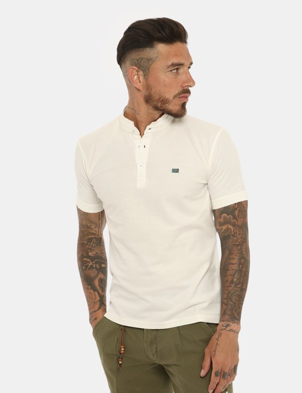 T-shirt Yes Zee bianco - COMPOSIZIONE E VESTIBILITÀ:100% cotoneIl modello è alto 178 cm e indossa la taglia L. La vestibilit