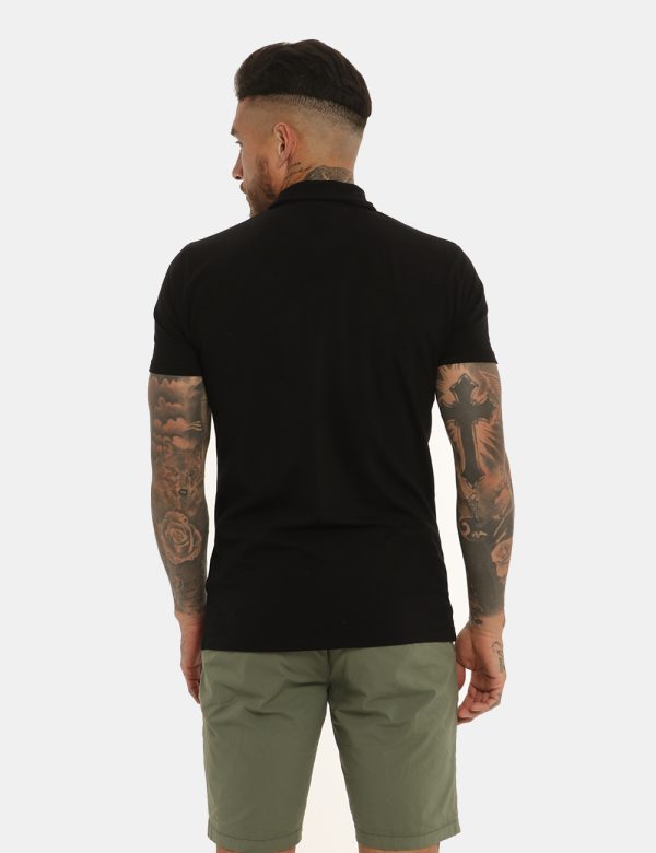 T-shirt Yes Zee nero - COMPOSIZIONE E VESTIBILITÀ:95% cotone 5% elastaneIl modello è alto 178 cm e indossa la taglia L. La v