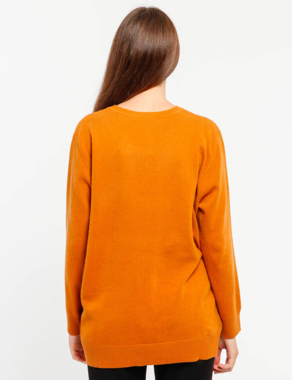 Maglione Twin Set fantasia - 80% lana 20% poliammide - ricamo 100% lanaLa modella indossa la taglia S ed è alta 178 cm e l