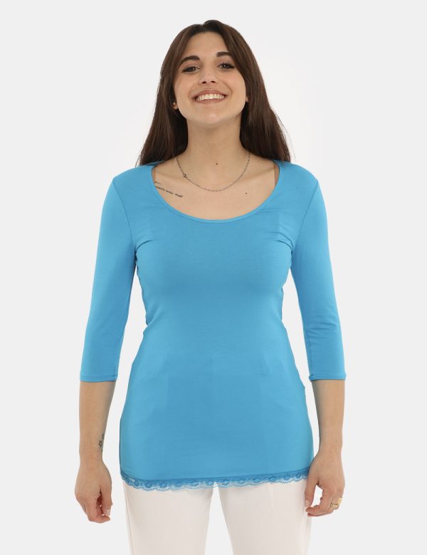Maglia Vougue azzurro turchese - COMPOSIZIONE E VESTIBILITÀ:96% viscosa 4% elastaneLa modella è alta 161 cm e indossa la tag