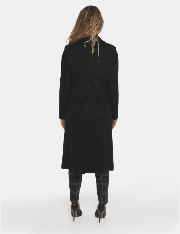 Cappotto Vougue nero - COMPOSIZIONE E VESTIBILITÀ:92% poliestere 8% viscosaLa modella è alta 170 cm e indossa la taglia S. L