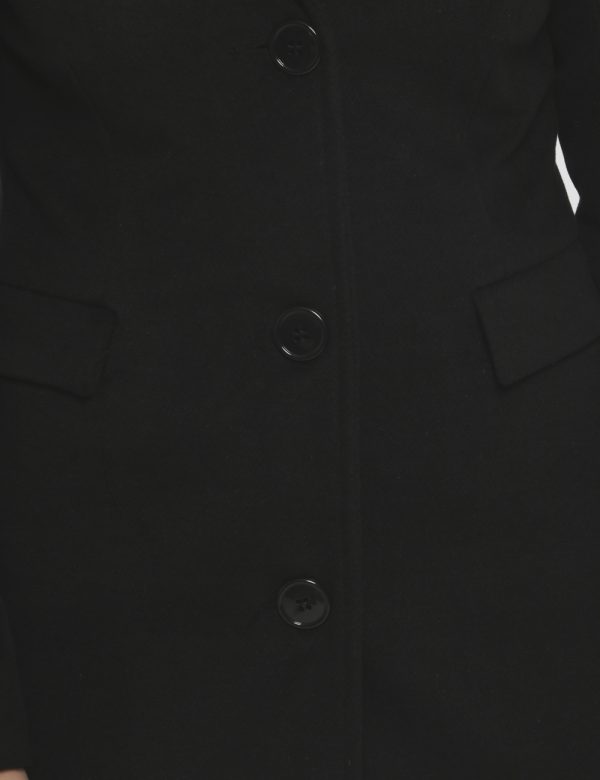 Cappotto Vougue nero - COMPOSIZIONE E VESTIBILITÀ:92% poliestere 8% viscosaLa modella è alta 170 cm e indossa la taglia S. L