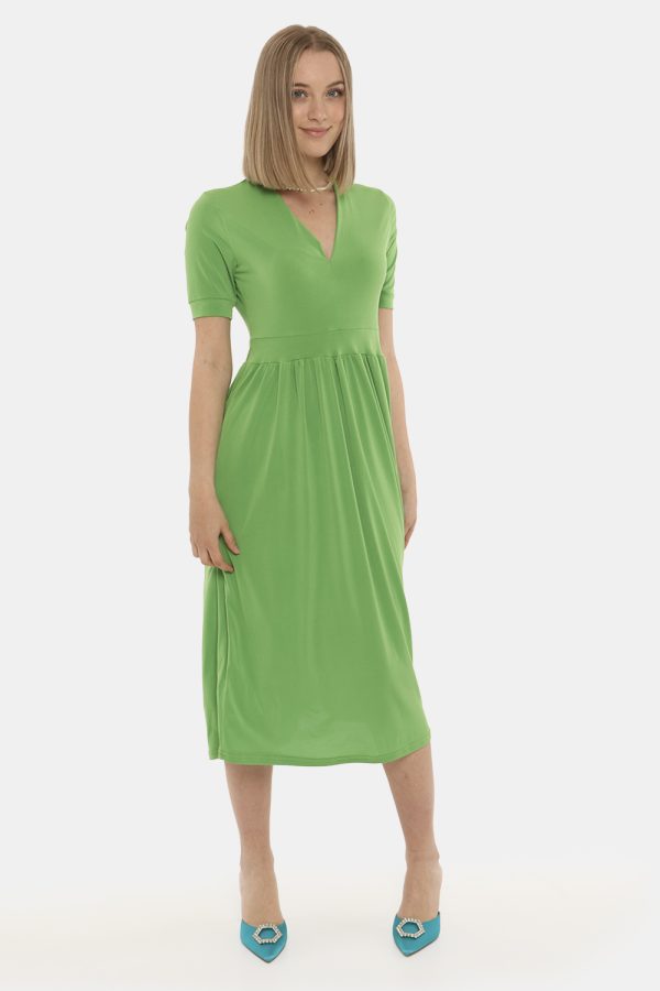 Vestito Vougue verde - COMPOSIZIONE E VESTIBILITÀ:95% poliestere 5% elastaneLa modella è alta 170 cm e indossa la taglia S.
