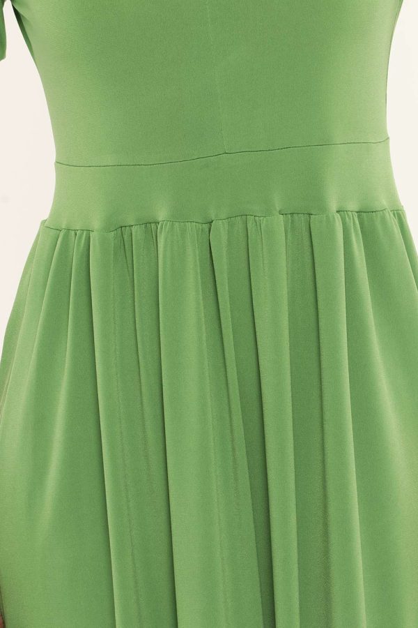 Vestito Vougue verde - COMPOSIZIONE E VESTIBILITÀ:95% poliestere 5% elastaneLa modella è alta 170 cm e indossa la taglia S.