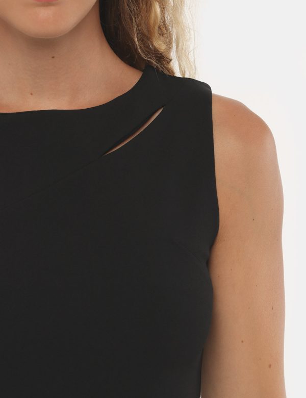 Vestito Vougue con taglio a lato - 95% poliestere 5% elastinaLa modella indossa la taglia S ed è alta 170 cm e la vestibilit