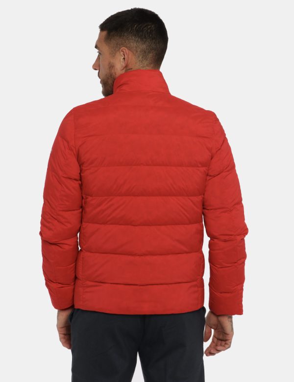 Piumino Woolrich rosso - COMPOSIZIONE E VESTIBILITÀ:Esterno: 60% cotone 40% poliamide Interno: piume d'anatra e pelliccia ve