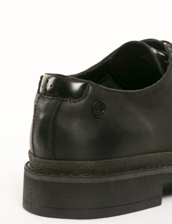 Scarpa U.S. Polo in pelle - Tomaia in pelle e suola in gommaIl modello calza il numero 43 e la calzata è regolareDetta lo st