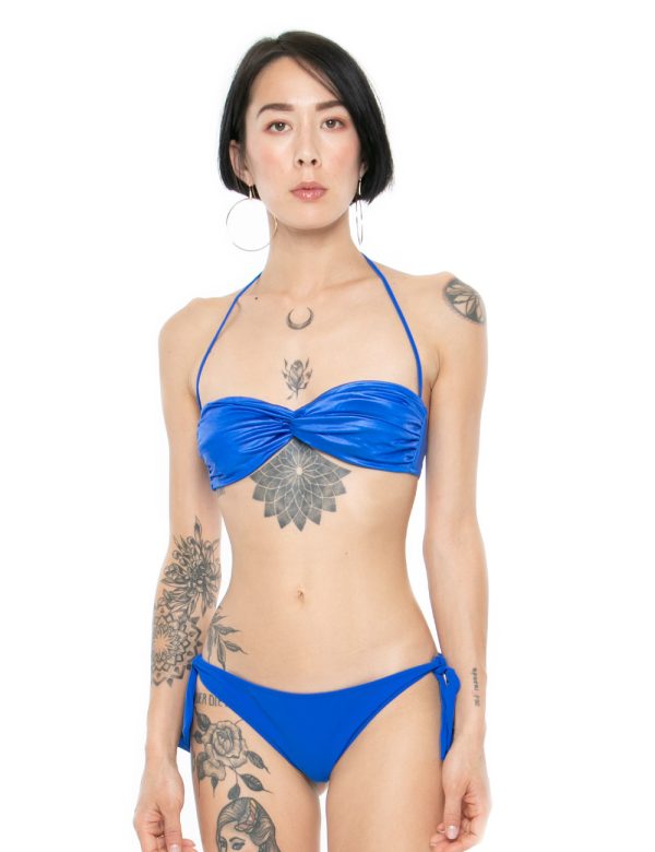 Costume Sundek bikini tinta unita - 89% poliammide 11% elastinaLa modella indossa la taglia 40 e la vestibilità del capo è r