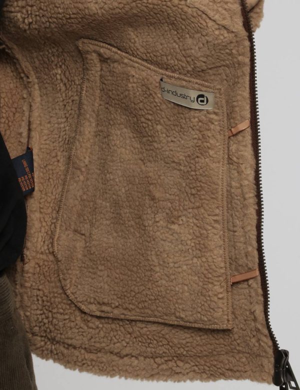 Giubbino D Industry marrone - COMPOSIZIONE E VESTIBILITÀ:100% poliestere (esterno) 100% poliestere (interno)Il modello è al