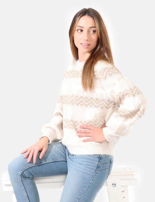 Maglione Only fantasia natalizia - 100% acrilicoLa modella indossa la taglia S e la vestibilità del capo è regolare. Spalle: