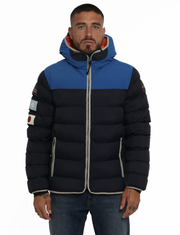 Piumino Napapijri blu - COMPOSIZIONE E VESTIBILITÀ:strato esterno: 100% poliammide Rivestimento: 100% poliacrilato Fodera e