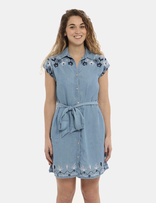 Vestito Pepe Jeans denim - COMPOSIZIONE E VESTIBILITÀ:100% lyocellLa modella è alta 170 cm e indossa la taglia S. La vestibi