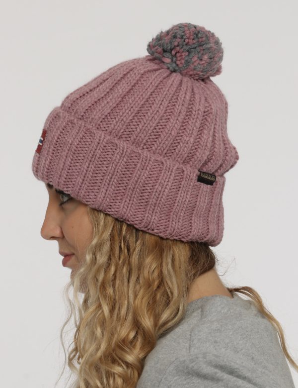 Cappello Napapijri rosa - COMPOSIZIONE E VESTIBILITÀ:75% acrilico 10% lana 10% poliamide 5% viscosaCONSIGLI DI STILE:Cappell