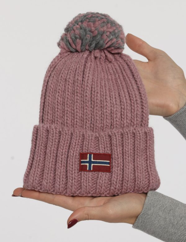 Cappello Napapijri rosa - COMPOSIZIONE E VESTIBILITÀ:75% acrilico 10% lana 10% poliamide 5% viscosaCONSIGLI DI STILE:Cappell