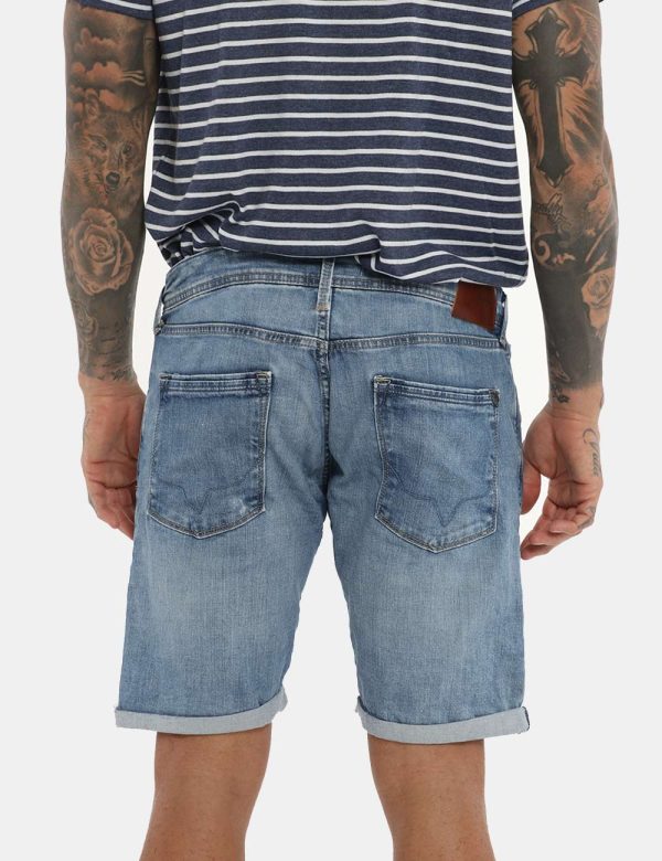 Bermuda Pepe Jeans denim - COMPOSIZIONE E VESTIBILITÀ:55% lino 45% cotoneLa modella è alta 170 cm e indossa la taglia S. La