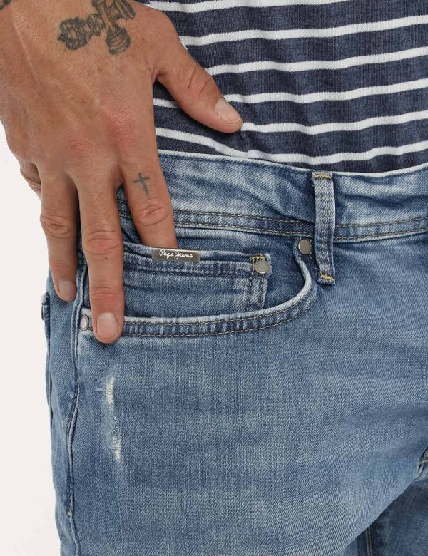 Bermuda Pepe Jeans denim - COMPOSIZIONE E VESTIBILITÀ:55% lino 45% cotoneLa modella è alta 170 cm e indossa la taglia S. La