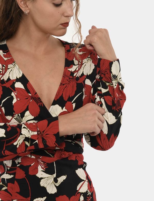 Vestito Pinko floreale - 100% viscosaLa modella indossa la taglia S è alta 170 cm e la vestibilità è regolare. Spalle: 46cm