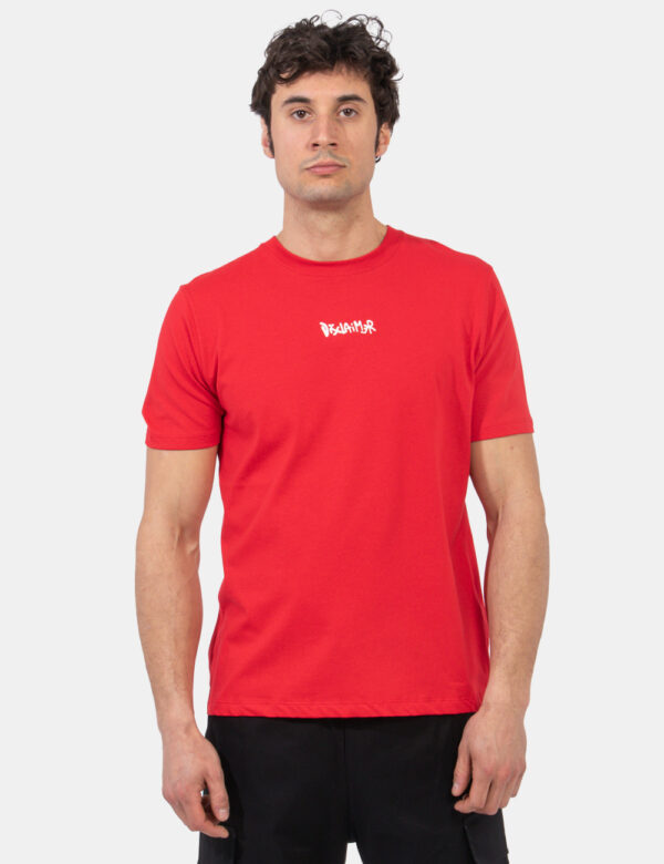 T-shirt Disclaimer Rosso - T-shirt su sfondo rosso scarlatto con stampa logo brand bianco sul fronte e stampa bianca sul ret