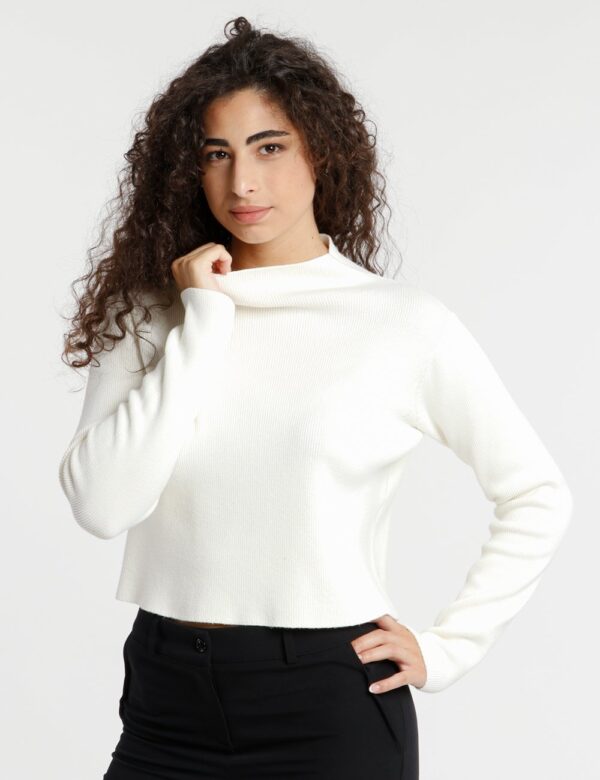 Maglia Rue De Clerie corta - La modella indossa la taglia SM ed è alta 175 cm e la vestibilità è regolareUn classico della m