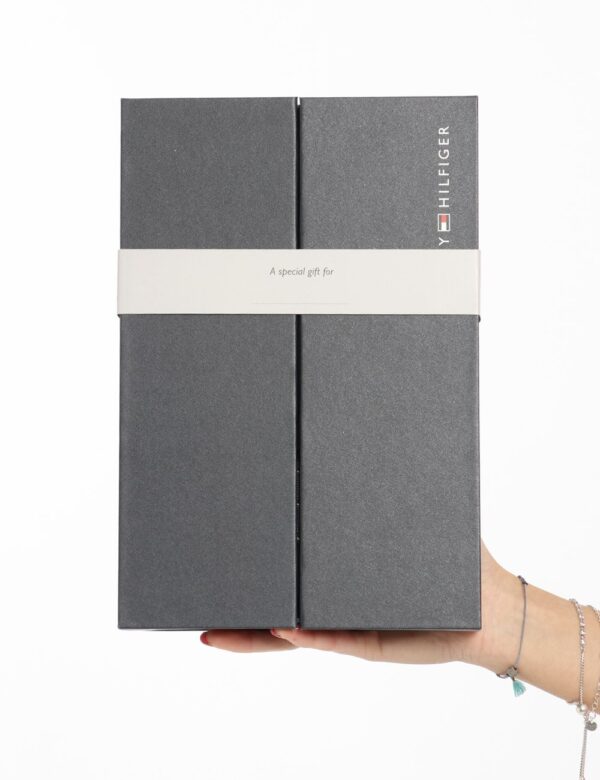 Calze Tommy Hilfiger grigio - COMPOSIZIONE E VESTIBILITÀ:66% cotone 32% poliamide 2% elastaneCONSIGLI DI STILE:Cofanetto pa