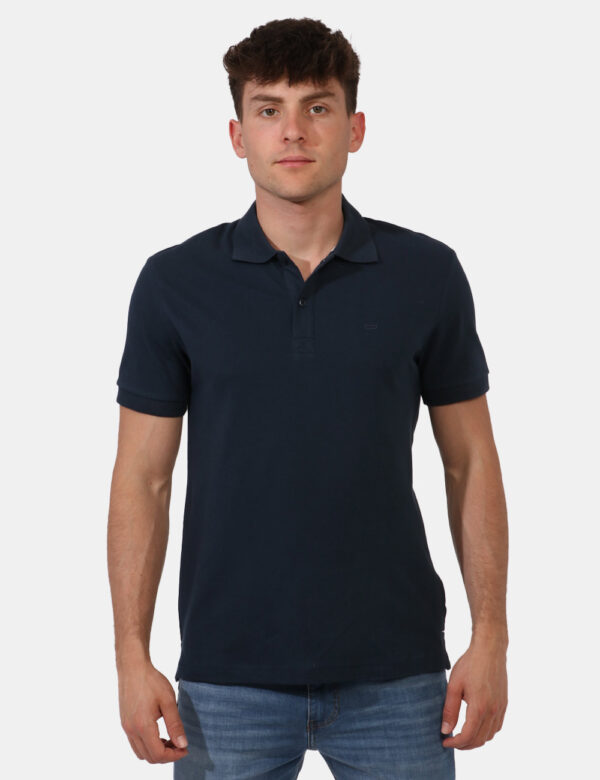 Polo Gas Blu - Polo classica in total blu navy. La vestibilità è morbida e pratica grazie a bottoni ad asola in tinta ad alt