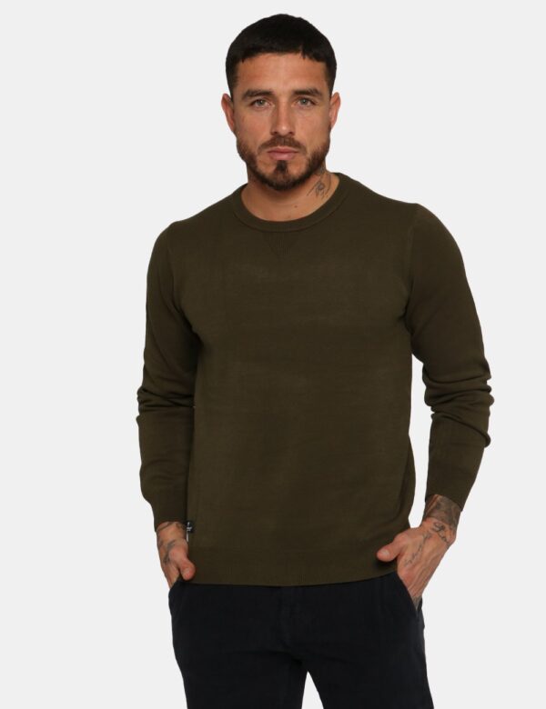 Maglione Fred Mello - COMPOSIZIONE E VESTIBILITÀ:72% viscosa 28% poliestereIl modello è alto 178 cm e indossa la taglia L. L