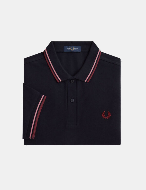 Polo Fred Perry Nero - Polo in total nero con logo brand ricamato ad altezza cuore. Presente colletto alla peter pan con pro