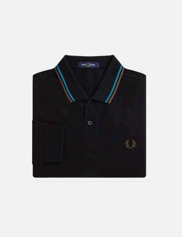 Polo Fred Perry Nero - Polo a maniche lunghe in total nero con logo brand verde ricamato ad altezza cuore. Presente colletto