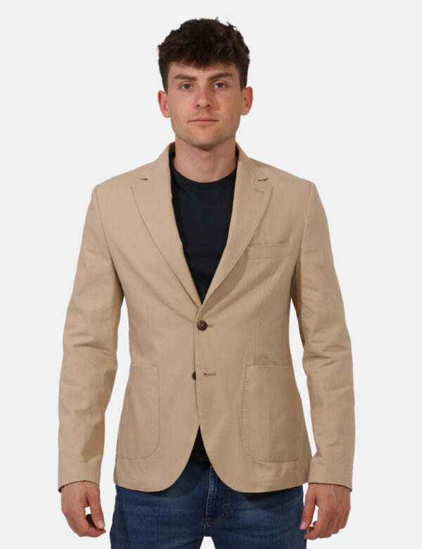 Giacca Yes Zee Beige - Giacca classica in cotone ed in total beige. Presente doppia tasca a toppa più taschino fake ad altez