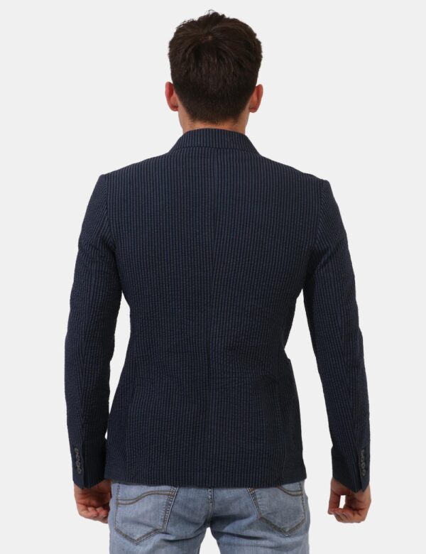 Giacca Yes Zee Blu - Giacca classica rigata in nero e blu navy. Presente doppia tasca a toppa più taschino fake ad altezza c