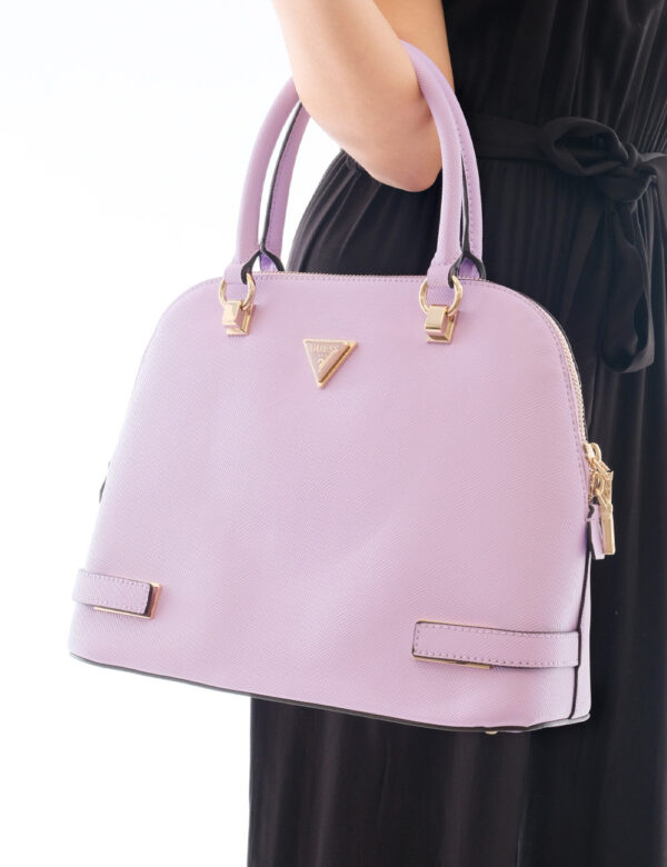 Borsa Guess Viola - Borsa a mano di media dimensioni, semirigida ed in total lilla. L'interno è composto da unico scompartim