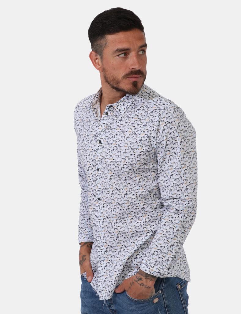 Camicia Berna Bianco - Camicia classica su base bianca con stampa allover stilizzati pesci in tinta tendente al blu. La vest